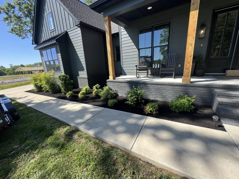 dark-flower-bed-in-sumner-county